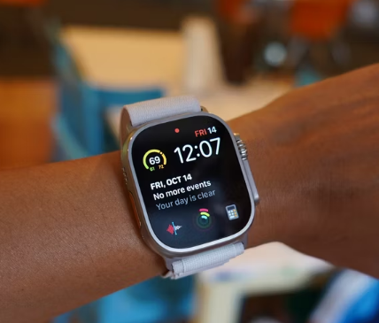 Apple Watch Ultra 2 可能配备更大的微型 LED 显示屏